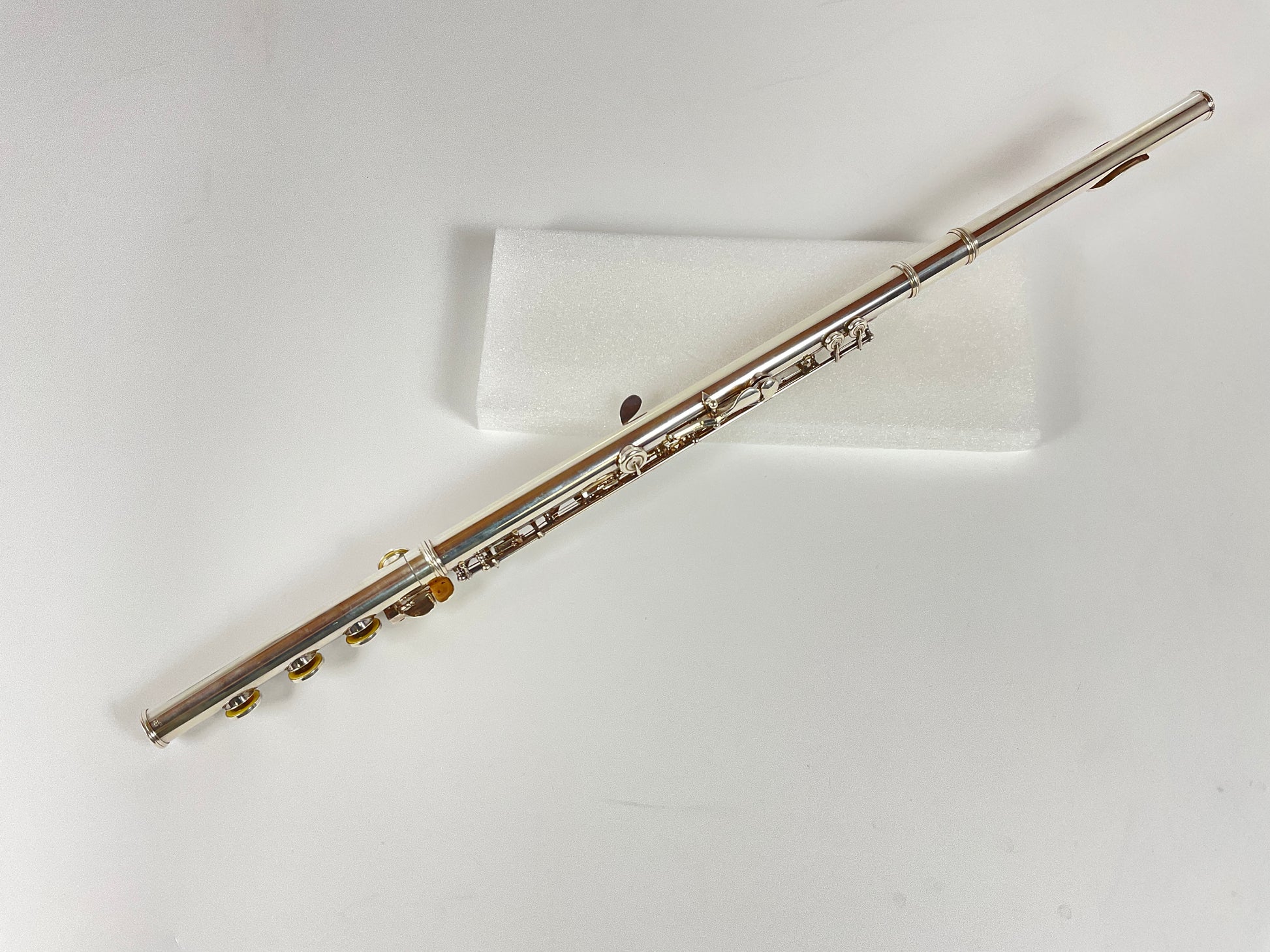 Used Yamaha YFL-581 Flute (SN:054176)