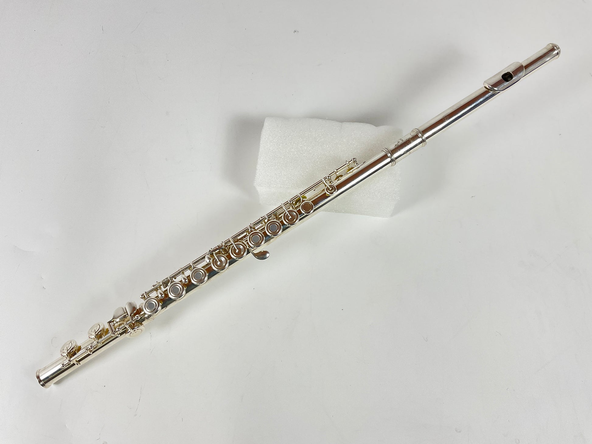 Used Yamaha YFL-881 C Flute (SN: 1489)