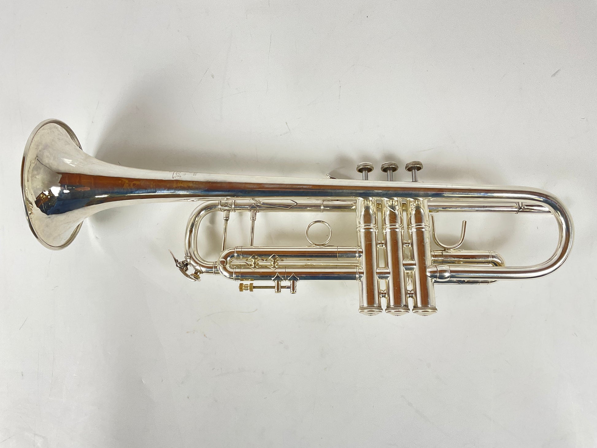 Used Bach 37 Bb Trumpet (SN: 381081)