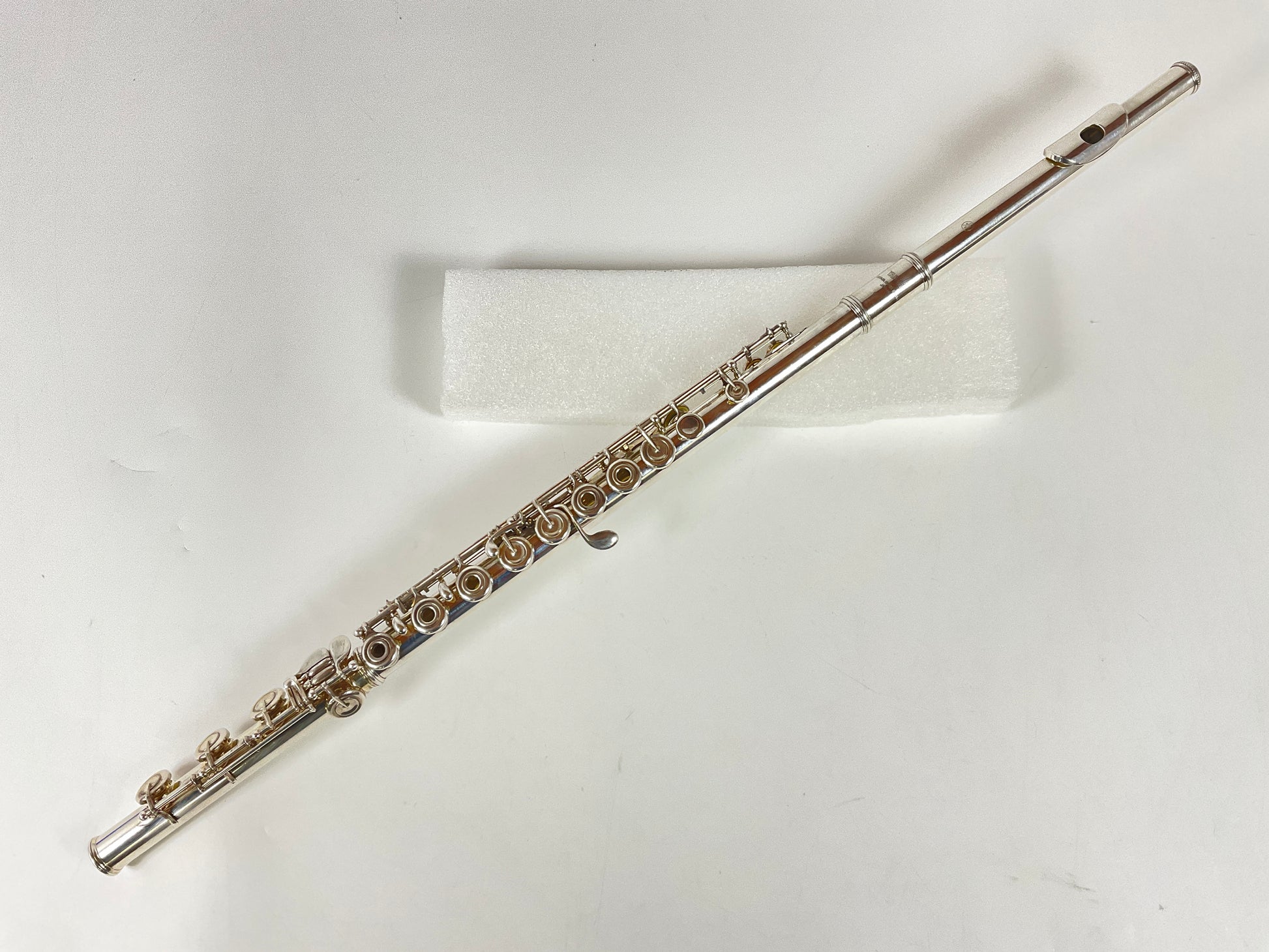 Used Yamaha YFL-881 C Flute (SN: 2748)