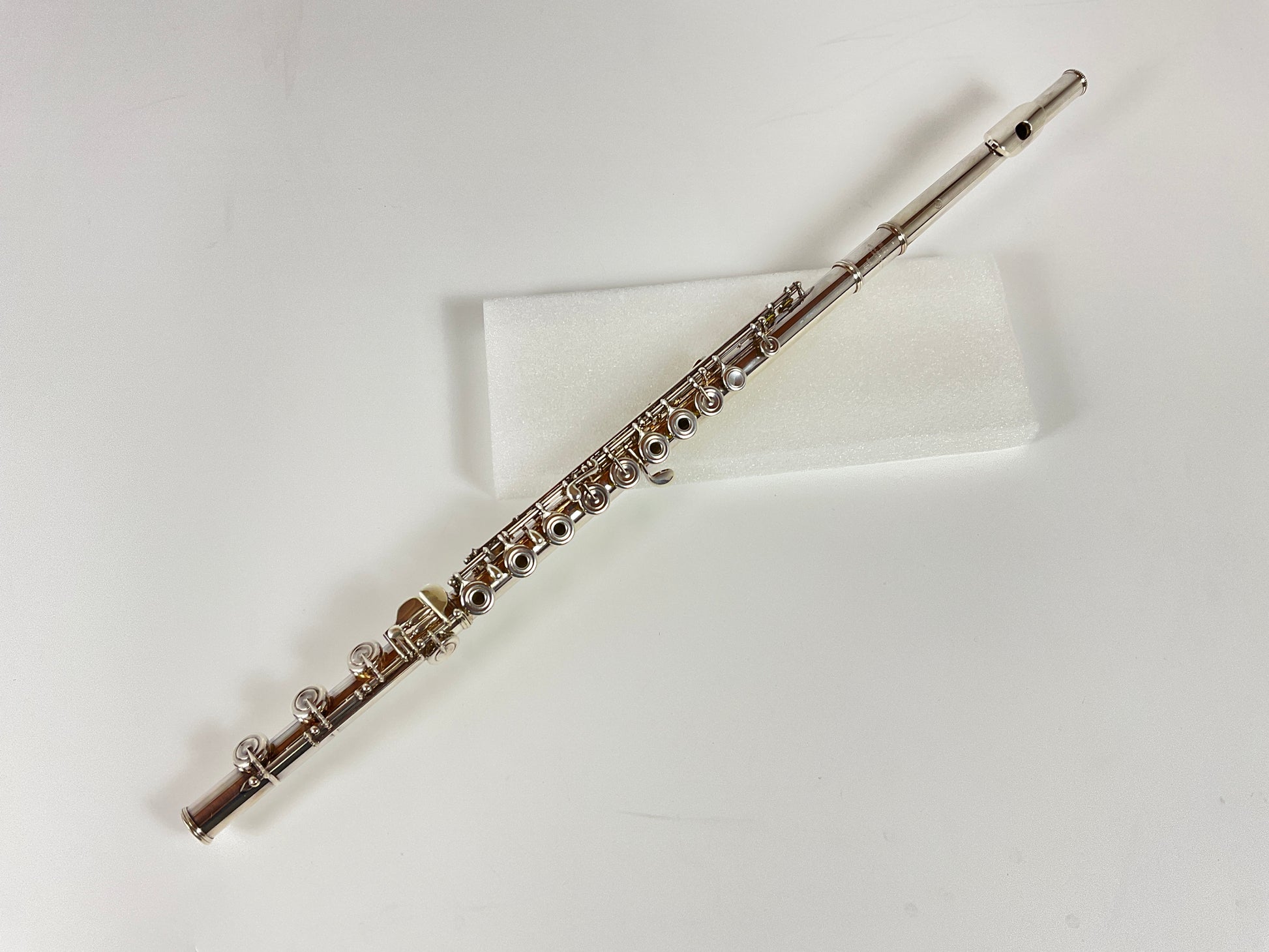 Used Yamaha YFL-581 Flute (SN:054176)